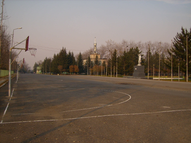 Площадь, пгт.Кировский
